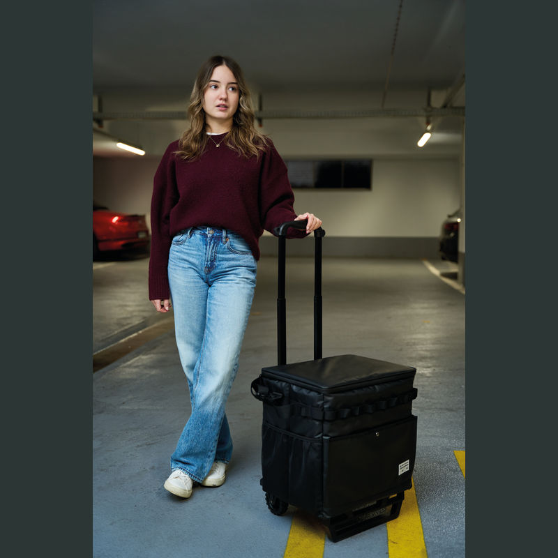6566003_lifestyle_3 CrisMa cooling trolley